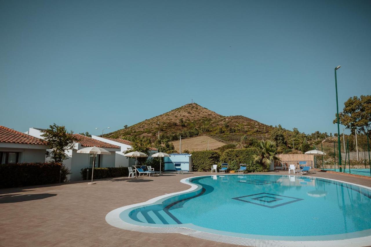 Resort Fior Di Sardegna Posada  Bagian luar foto