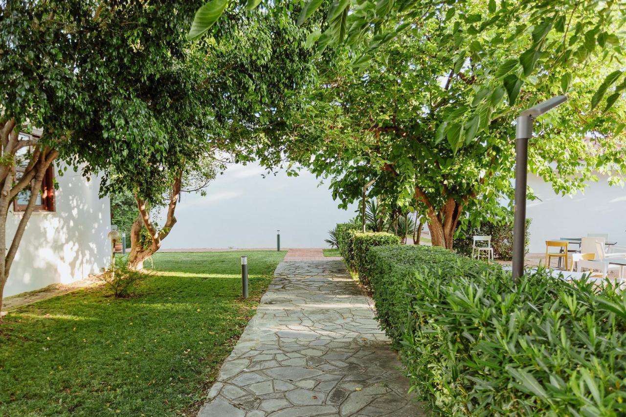 Resort Fior Di Sardegna Posada  Bagian luar foto
